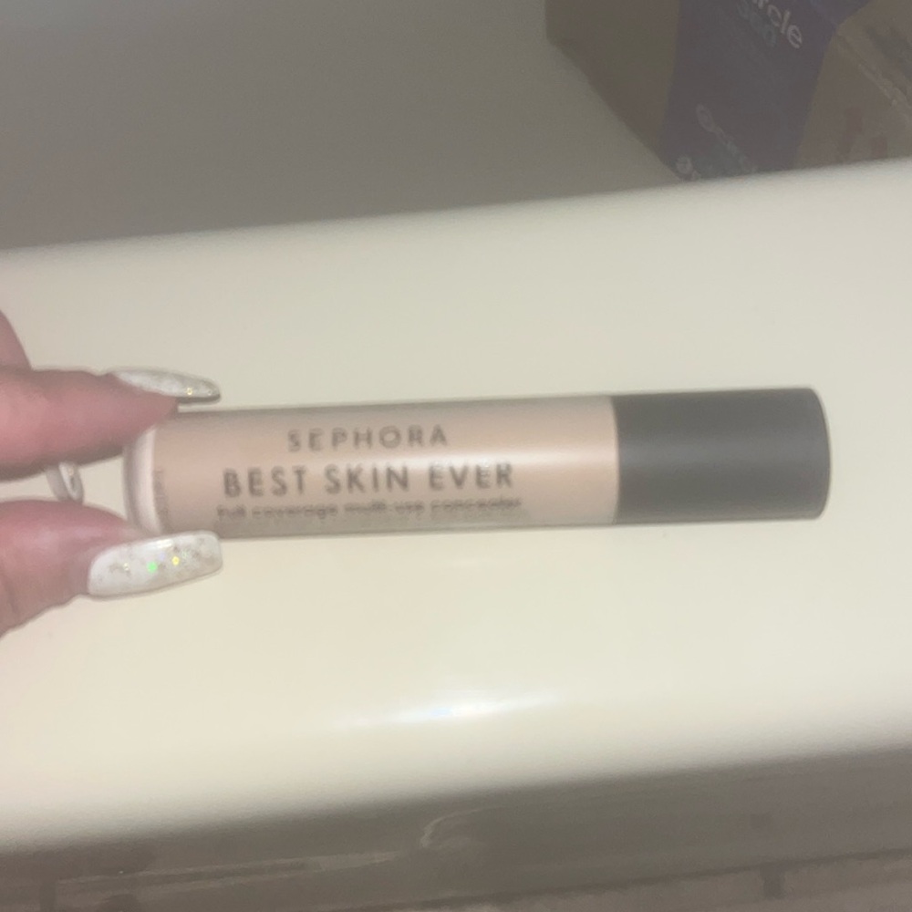 NWOT Sephora concealer in 15.5 N
